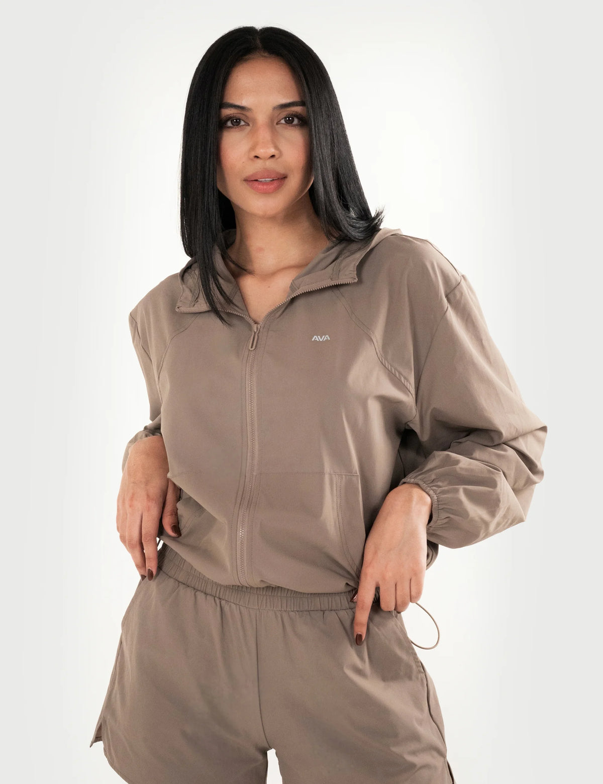 Set AVA Libre en color nude, vista frontal de la chaqueta y el short.